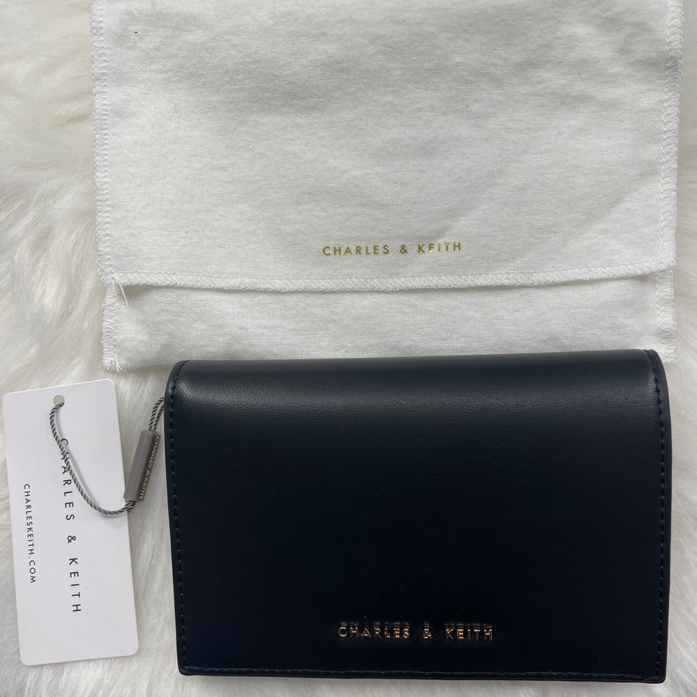 CHARLES & KEITH BIFOLD WALLET